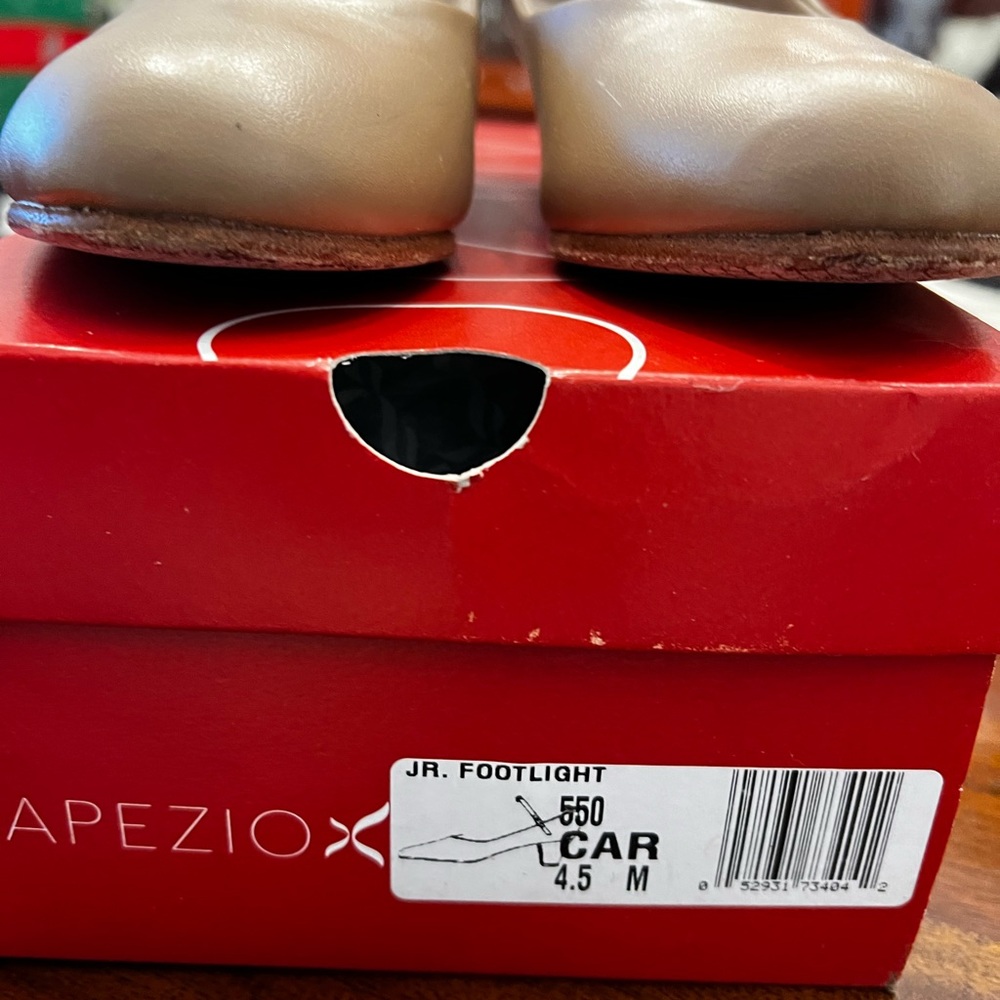 Capezio Jr Footlight Character Shoe (used for pageant) perfect for dance